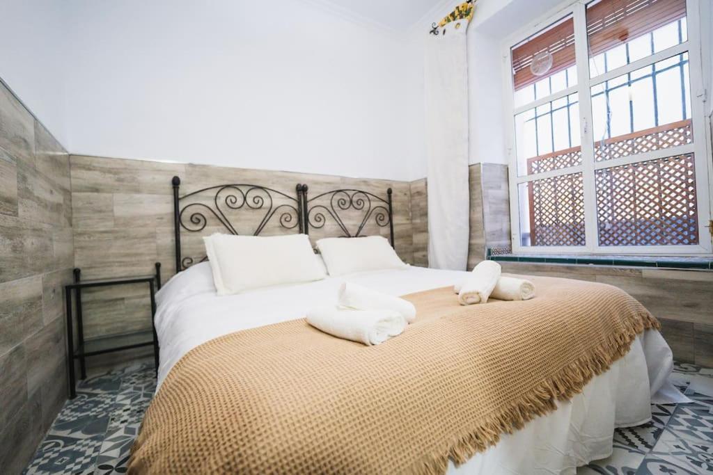 Apartamento En El Barrio De San Lorenzo, Junto A La Basilica Del Gran Poder Sevilla Bagian luar foto